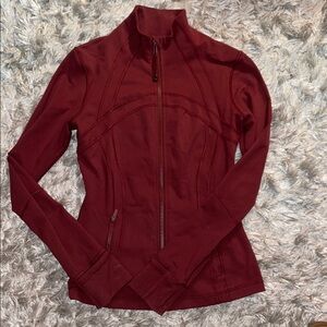 Lululemon Define Jacket in Maroon Burgundy like new, barely worn. Slim fit.